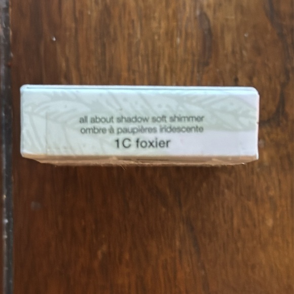 Clinique All About Shadow soft shimmer in Foxier C1 New - Picture 5 of 5